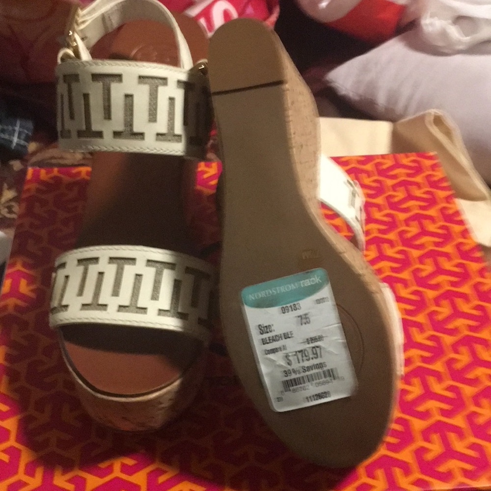 Pumps - Picture 2 of 3